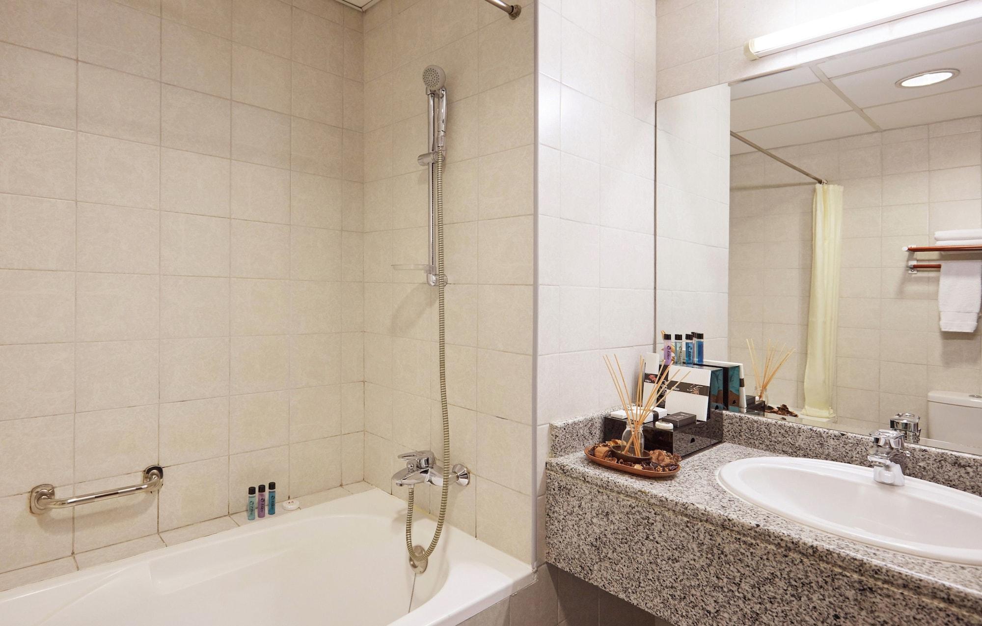 Ziqoo Hotel Apartments Dubai Bagian luar foto